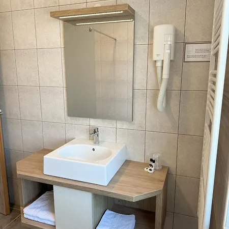 Hisa Ales Κραν