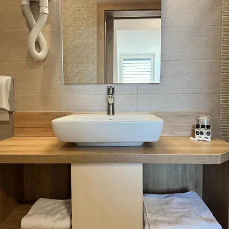 Hisa Ales Guest house