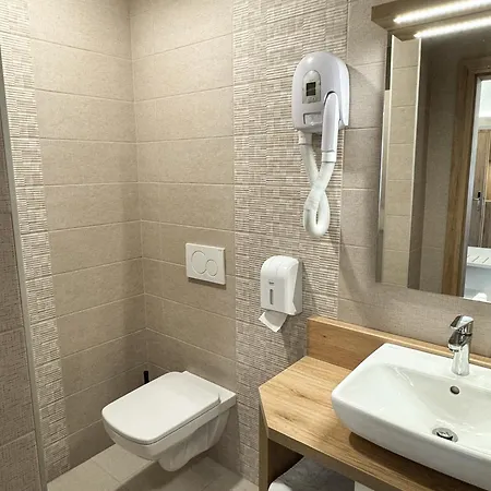 Hisa Ales 4* クラーニ